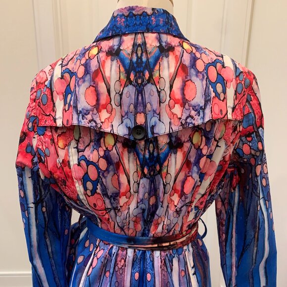 Raincoat - Picture 5 of 7